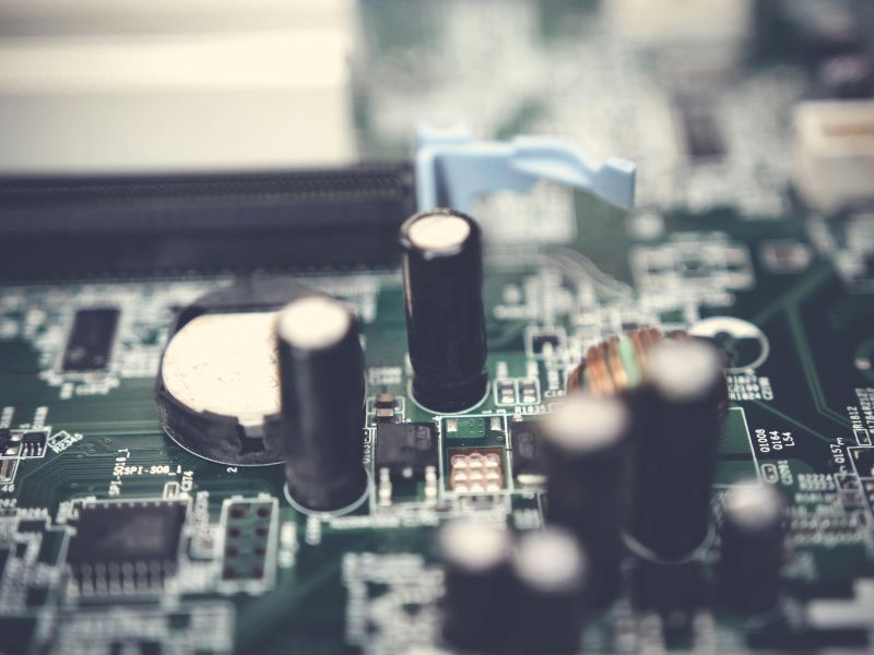 Semiconductors fuel rapid growth in this industry, MOEA estimates output to exceed NT$200 billion this year.